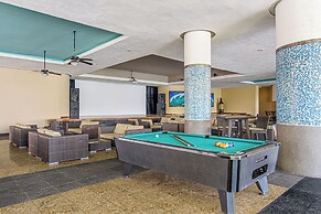 GR Solaris Lighthouse Los Cabos