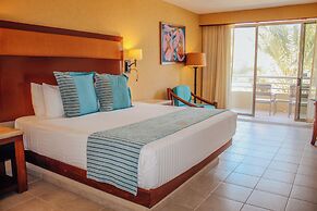 GR Solaris Lighthouse Los Cabos