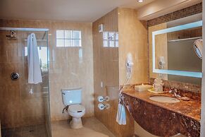 GR Solaris Lighthouse Los Cabos