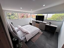 Amplio apt en poblado by Hoost APT 701