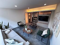 Amplio apt en poblado by Hoost APT 701