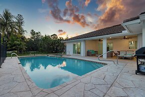Casa Bonita by Avantstay Large Backyard, Patio, Pool + Hot Tub
