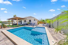 Renovated Privatepool Outdoordining Location