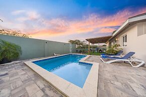 Renovated Privatepool Outdoordining Location