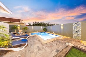 Renovated Privatepool Outdoordining Location