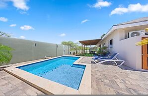 Renovated Privatepool Outdoordining Location