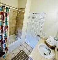 4/3 Vacation Home With Private Pool Located at Formosa Gardens!!