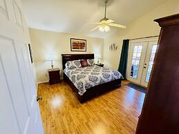 4/3 Vacation Home With Private Pool Located at Formosa Gardens!!