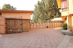 Fabhotel Kashmir Hilltown