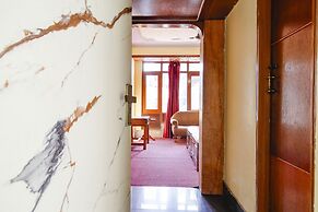 Fabhotel Kashmir Hilltown