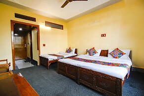 Fabhotel Kashmir Hilltown