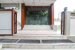 Fabhotel Grand Sparrow