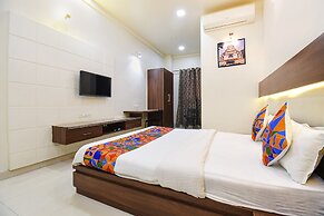 Fabhotel Royal Suits