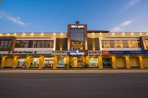Fabhotel Royal Suits