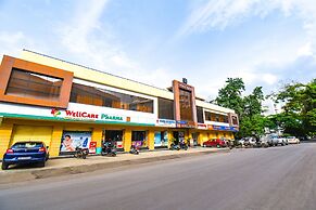 Fabhotel Royal Suits