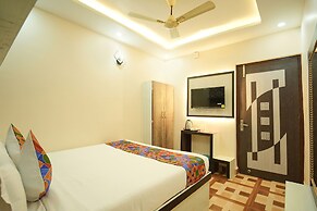 Fabhotel Grand Vatika