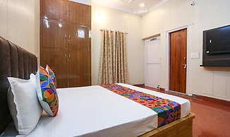 Fabhotel White Retreat Inn