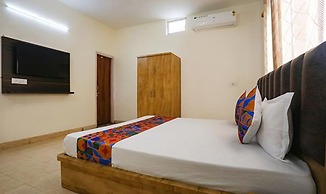 Fabhotel White Retreat Inn