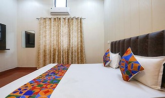 Fabhotel White Retreat Inn