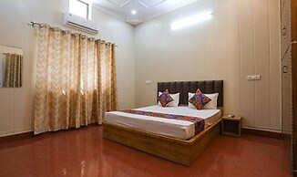 Fabhotel White Retreat Inn