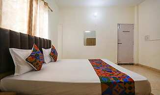 Fabhotel White Retreat Inn