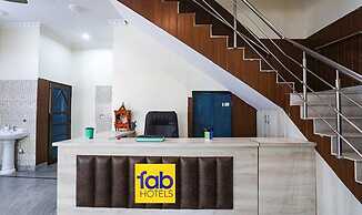 Fabhotel White Retreat Inn