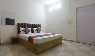 Fabhotel White Retreat Inn