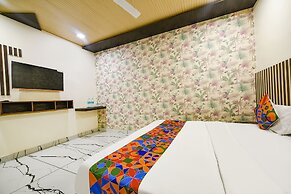 Fabhotel The Crystal Palace