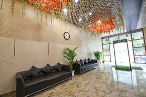 Fabhotel The Crystal Palace