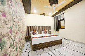 Fabhotel The Crystal Palace