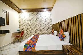 Fabhotel The Crystal Palace