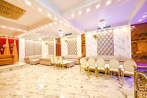 Fabhotel Royal'S Paradise