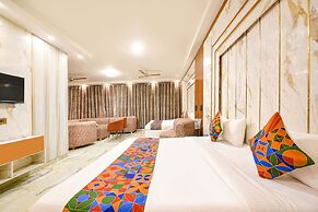 Fabhotel Royal'S Paradise