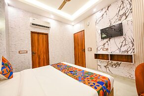 Fabhotel Royal'S Paradise