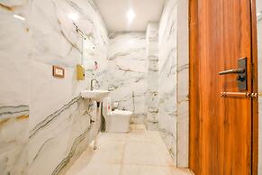 Fabhotel Royal'S Paradise