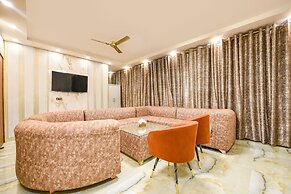 Fabhotel Royal'S Paradise