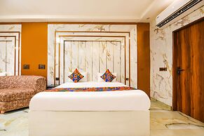 Fabhotel Royal'S Paradise