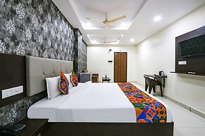 Fabhotel Royal Signature