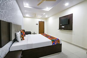 Fabhotel Royal Signature