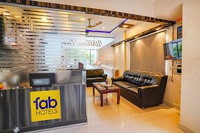 Fabhotel Willow Tree