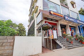 Fabhotel Willow Tree