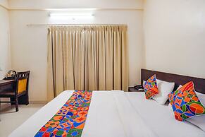 Fabhotel Willow Tree