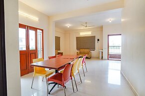 Fabhotel Willow Tree