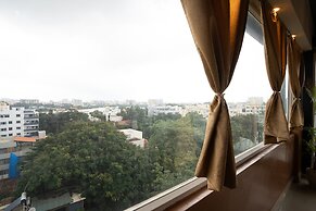 Fabhotel Royal Sterling