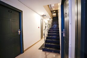 Fabhotel Royal Sterling