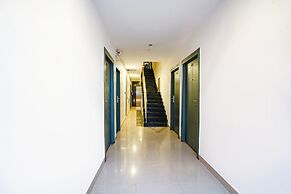 Fabhotel Royal Sterling