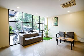 Fabhotel Royal Sterling