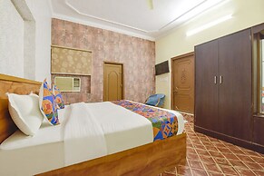 Fabhotel Rajwada Palace