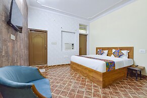 Fabhotel Rajwada Palace