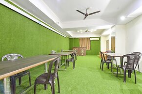 Fabhotel Rajwada Palace